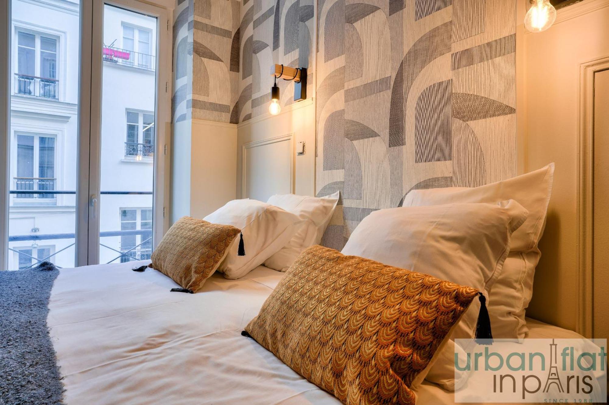 13 Luxury Flat Eiffel Design 2 Appartement